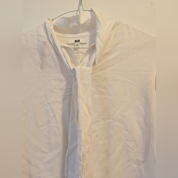Uniqlo tie neck blouse - Picture 5 of 5